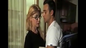 Italian Classic Lady Indulges In Anal Pleasure